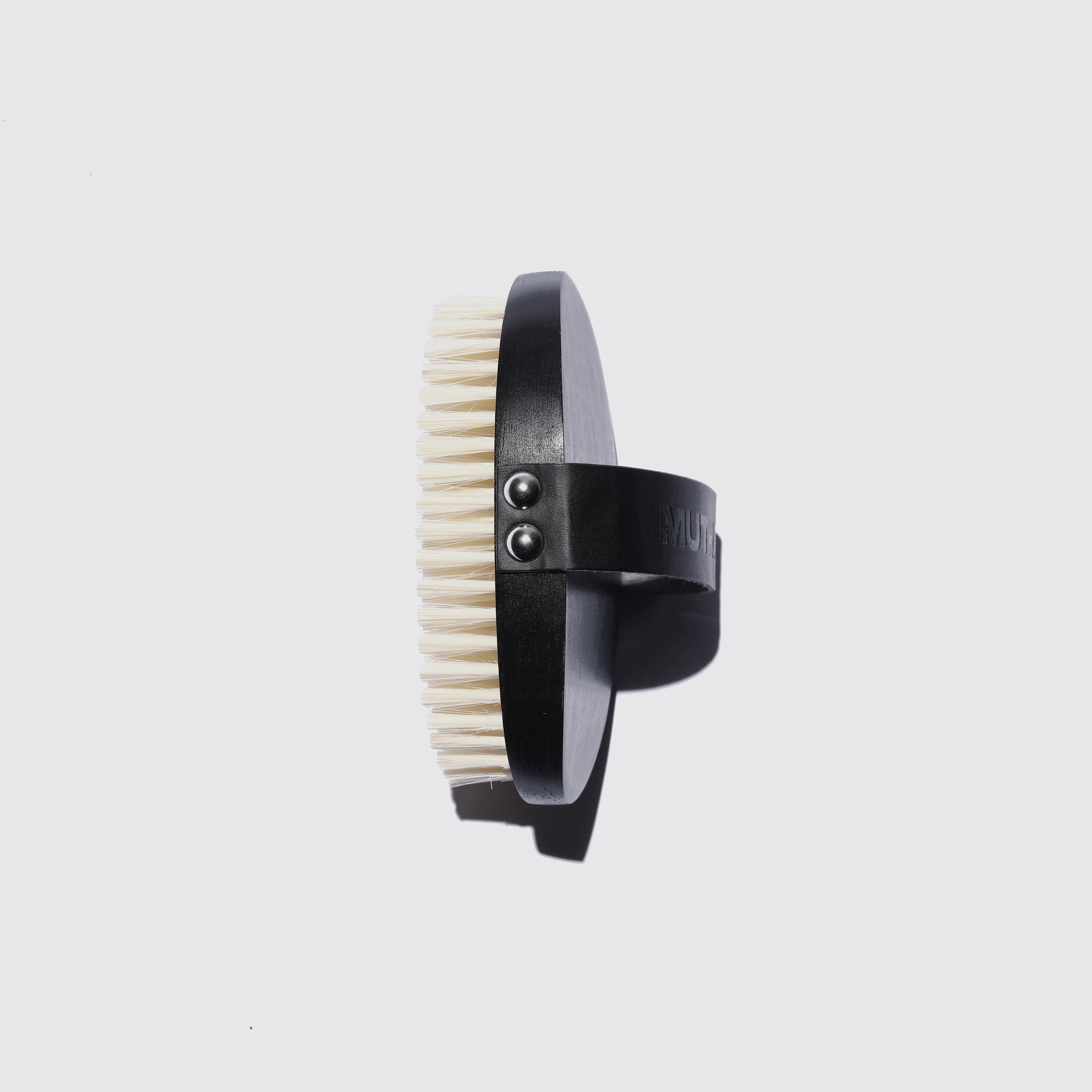 PDP Image of the Body Brush facing the left