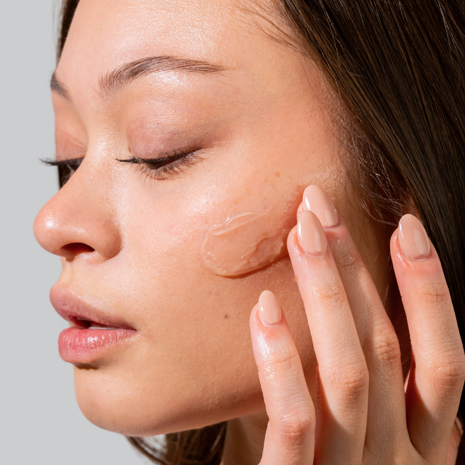 Mutha Oil-to-gel Cleanser In White